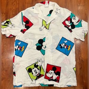 Disney Mickey & Co Camp Shirt Men L Woven Button Front Collar All Over Print